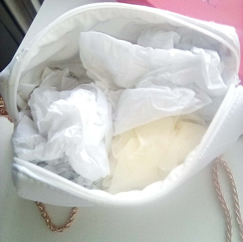 Christian Dior White Quilted Crossbody Gold Chain Star Charm GWP - Picture 12 of 16